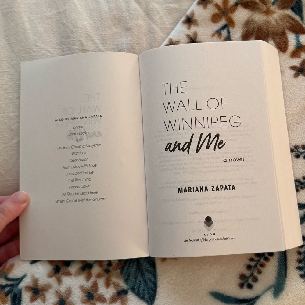 The Wall of Winnipeg and Me by Mariana Zapata - Picture 3 of 4